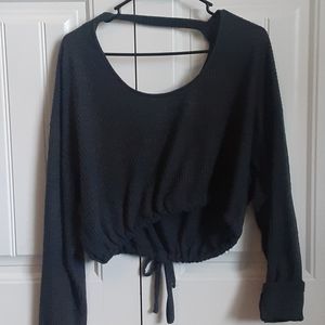 Grey long-sleeve cropped t-shirt